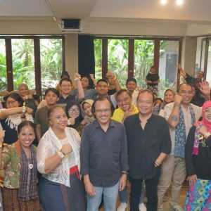 Foto: Foto Bersama Hadirin Akal Lokal di Komunitas Salihara Art Center (Dok: Faishal Muhammad Dzulfiqar / GEF SGP Indonesia Fase 7)